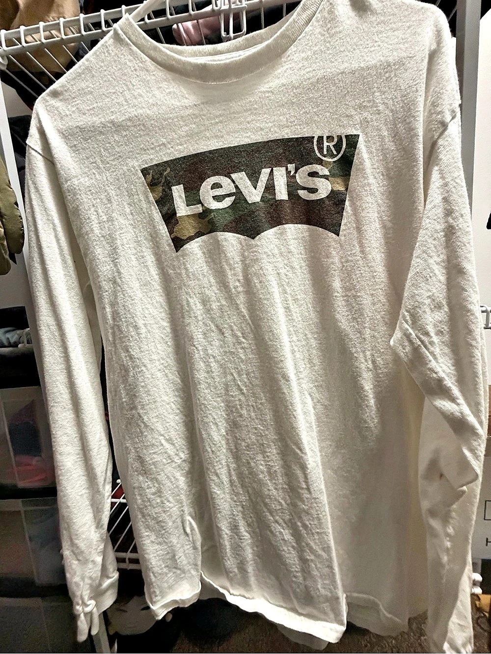 Levi's Long-Sleeve Graphic Authentic T-Shirt Logo Tee in White Size